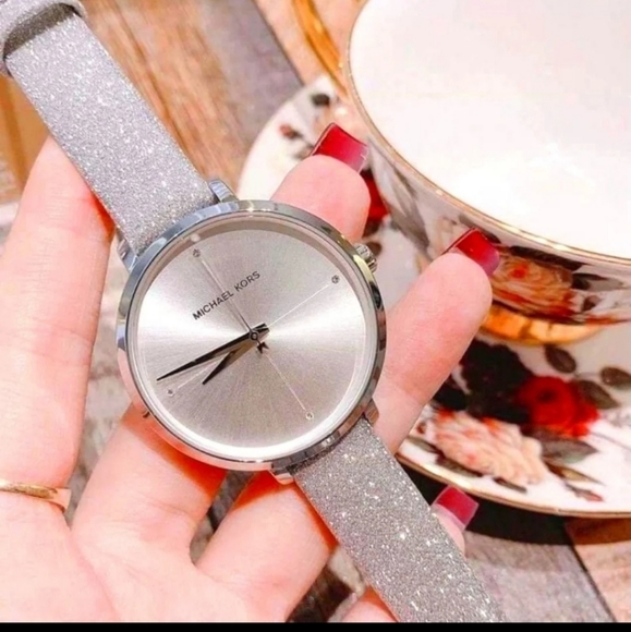 Michael Kors Accessories - 🥈Micharl Kors watch🥈